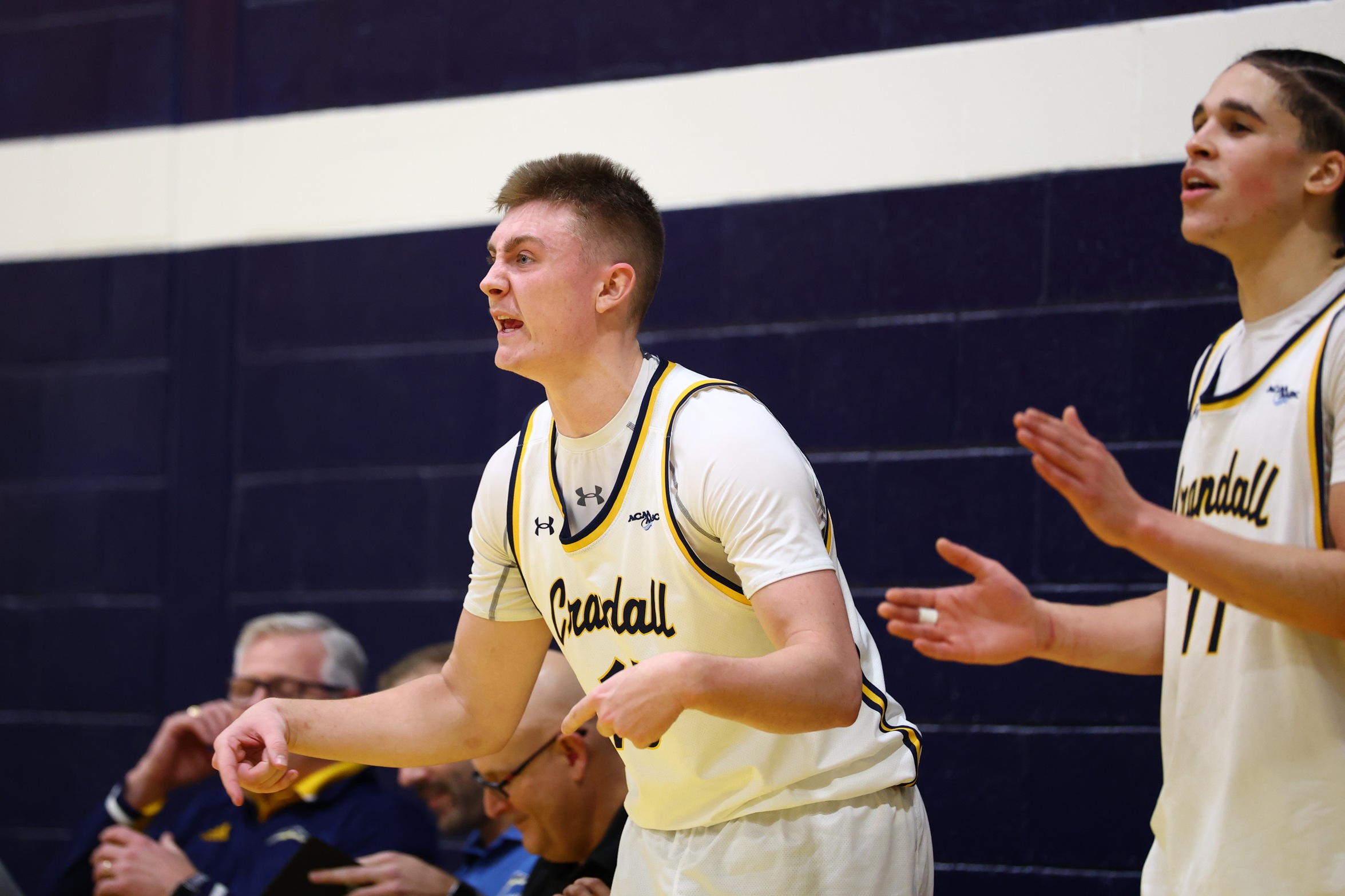 Chargers Push Top-Ranked Tommies to Triple Overtime in 121&ndash;118 Thriller